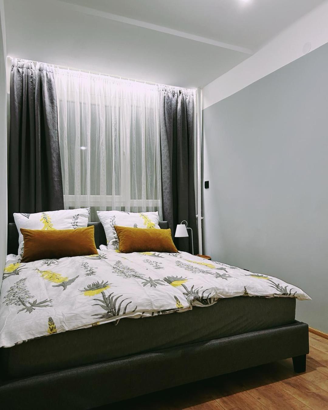 Apartament Tysiaclecia 6 Apartment Катовице Екстериор снимка